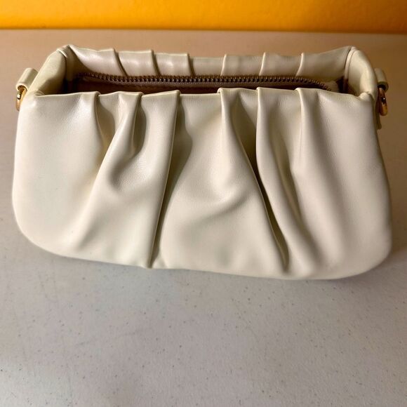 Clever and Ketch Crossbody bag - Picture 1 of 8